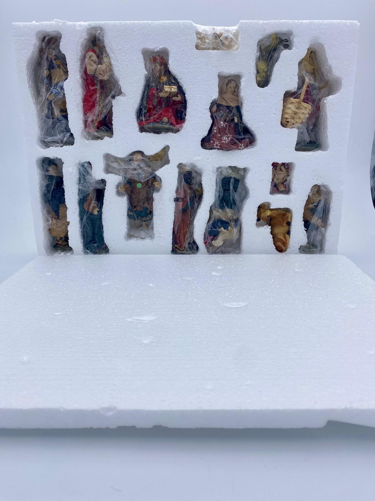Alpenländische Ankleidekrippenfiguren - 15 teilig